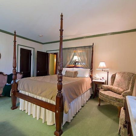Rosewood Inn Corning Extérieur photo