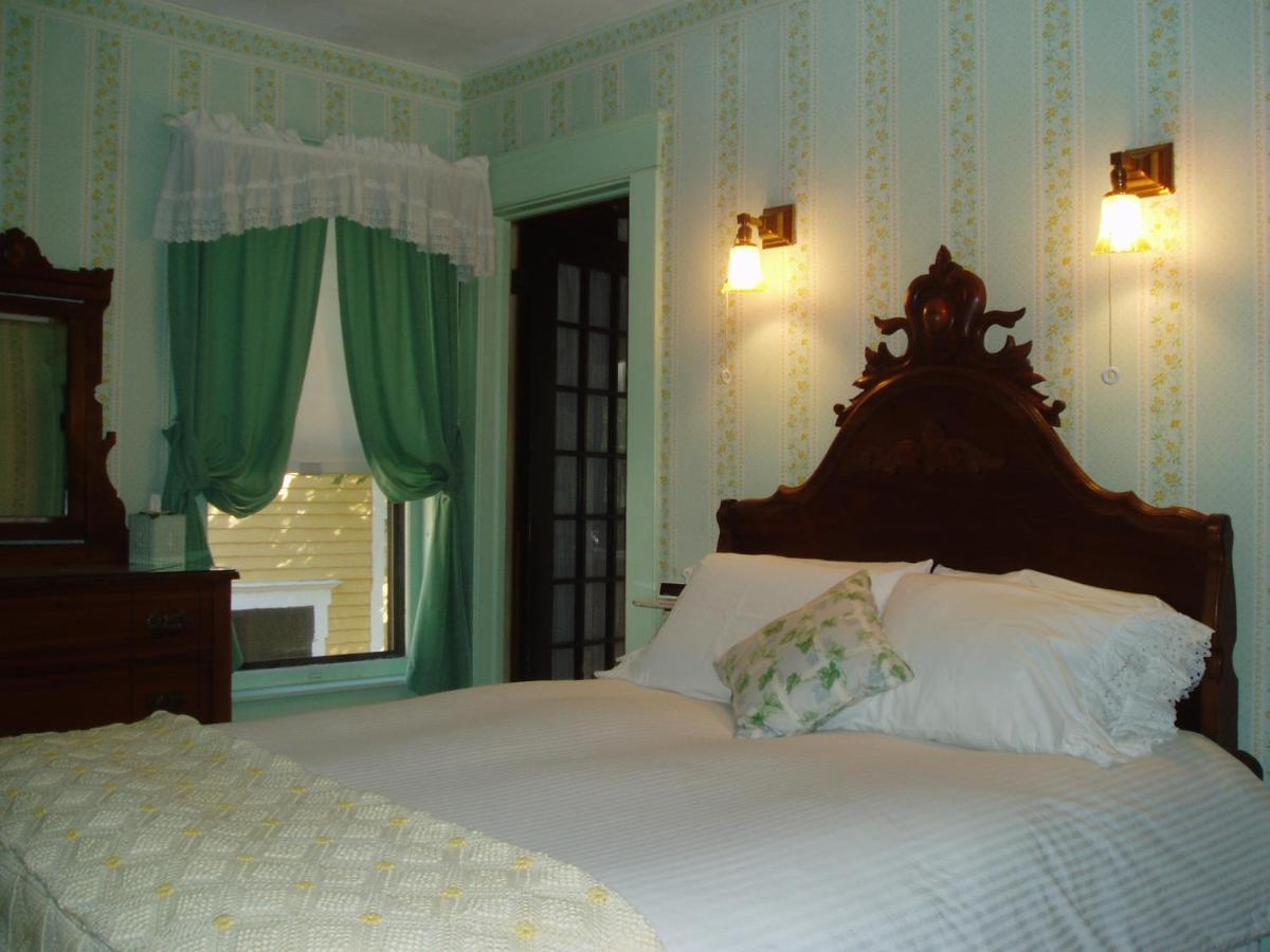 Rosewood Inn Corning Extérieur photo