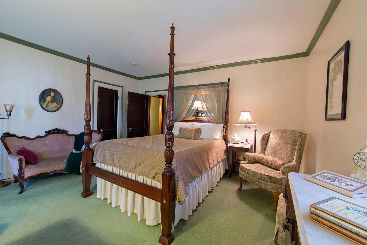 Rosewood Inn Corning Extérieur photo